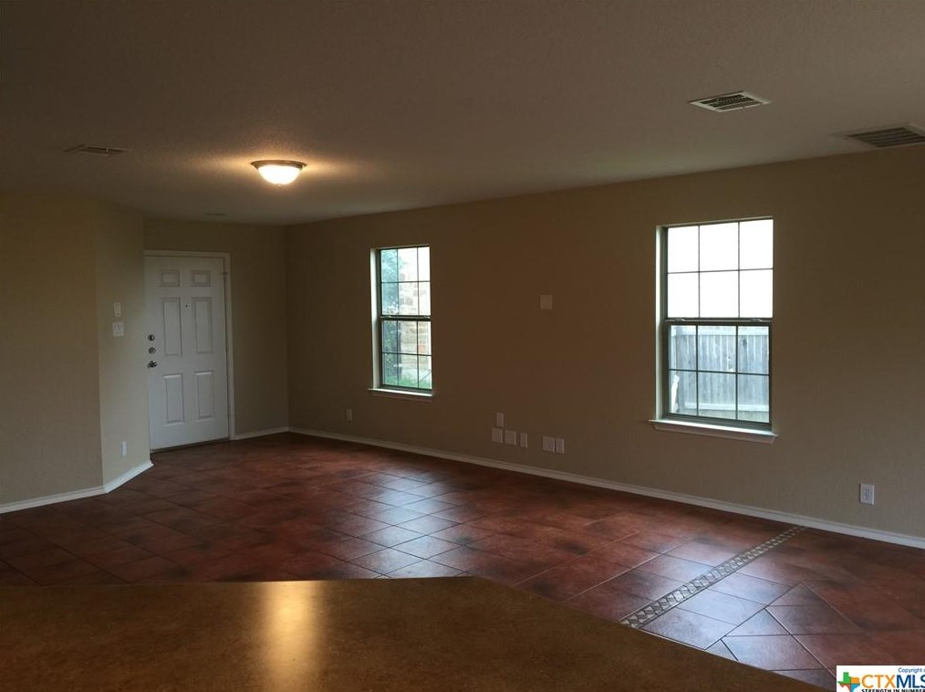 106 Espada Dr, San Marcos, TX 78666