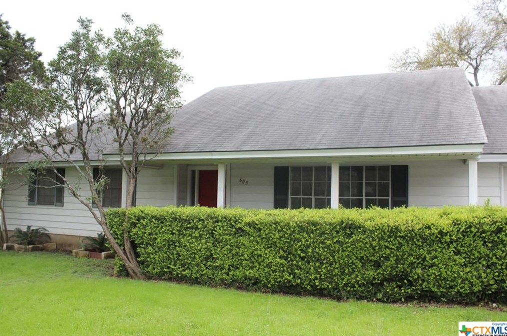 605 Bishop St, San Marcos, TX 78666-4007
