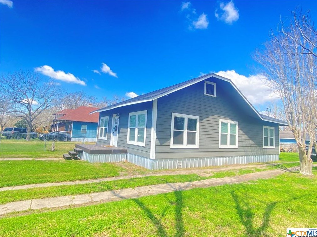 501 May St, Pearl City, TX 77995-2643