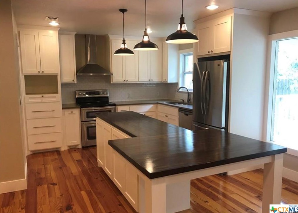 23 Ridge Dr, New Braunfels TX  78130-6623 exterior