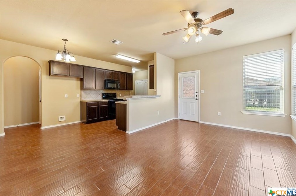 1124 Brown Rock Dr, New Braunfels, TX 78130-2755