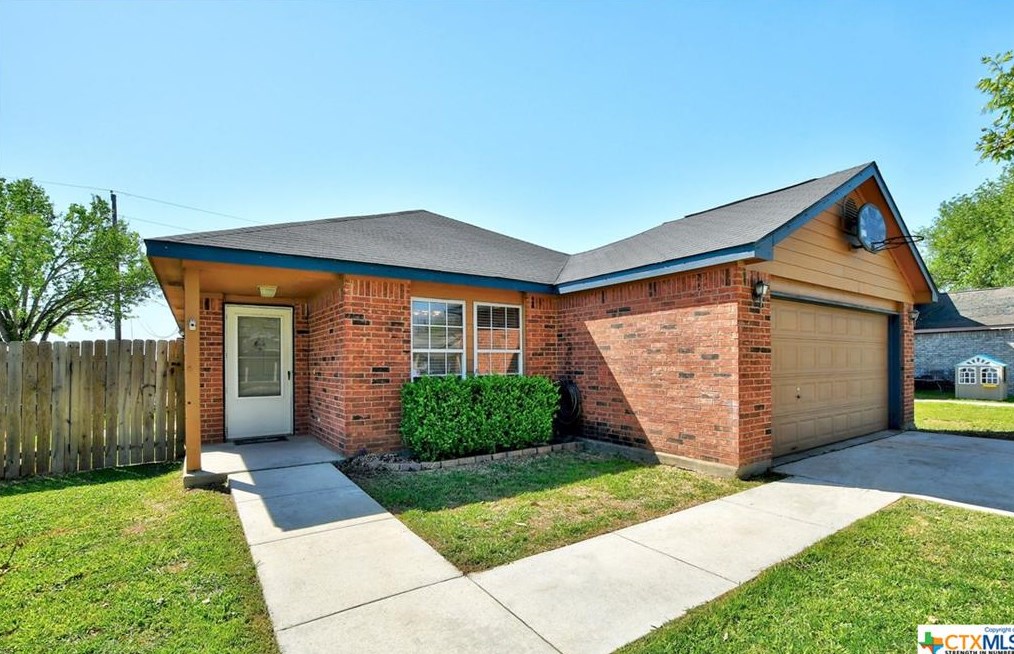 1302 Pointe Pl, Mendoza, TX 78644-3842
