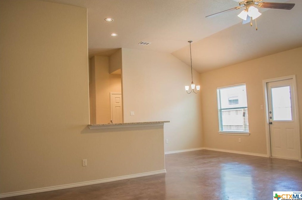 2536 Pahmeyer Rd, New Braunfels, TX 78130-3933