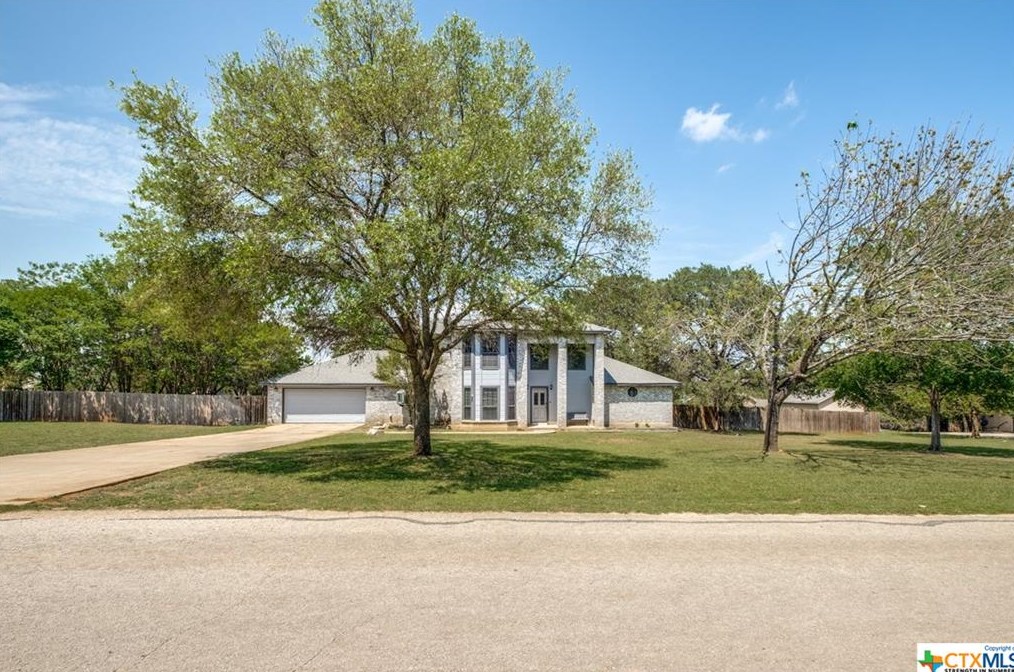 401 Canterberry Dr, New Braunfels, TX 78132-3805