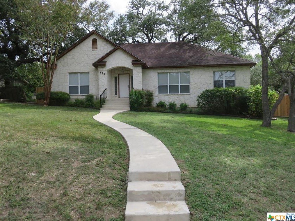 619 Gloria Dr, Seguin, TX 78155
