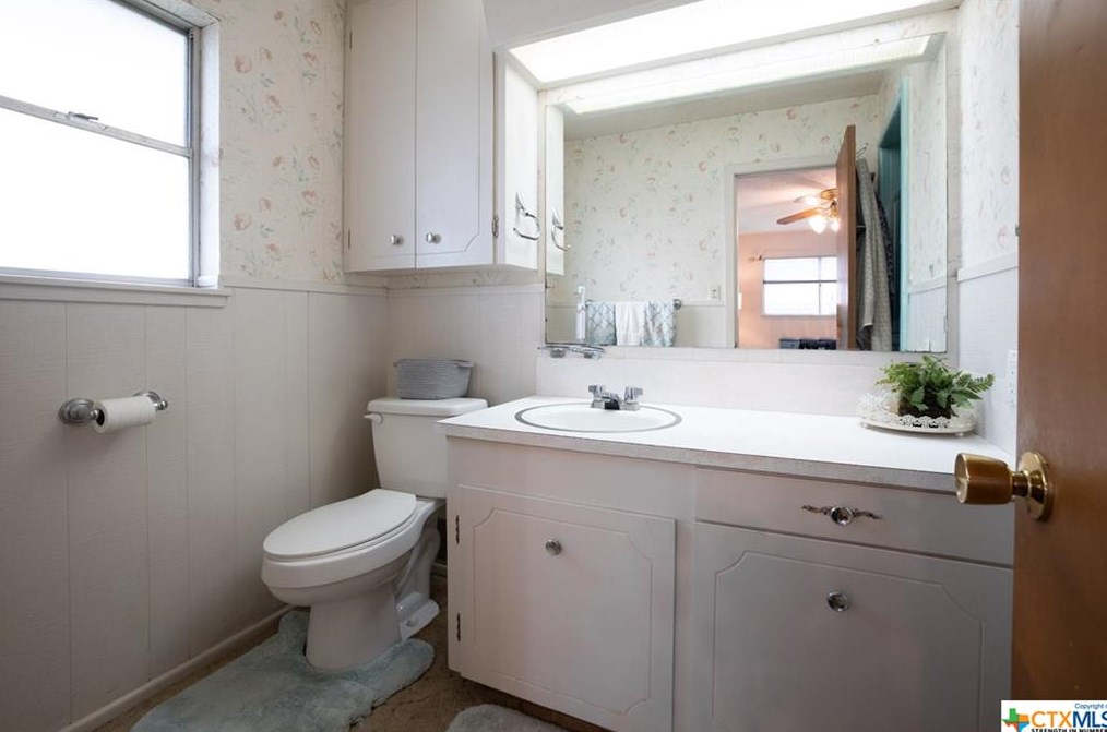 561 Beverly Ln, New Braunfels TX 78130-6147 exterior