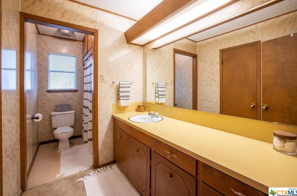 561 Beverly Ln, New Braunfels TX 78130-6147 exterior