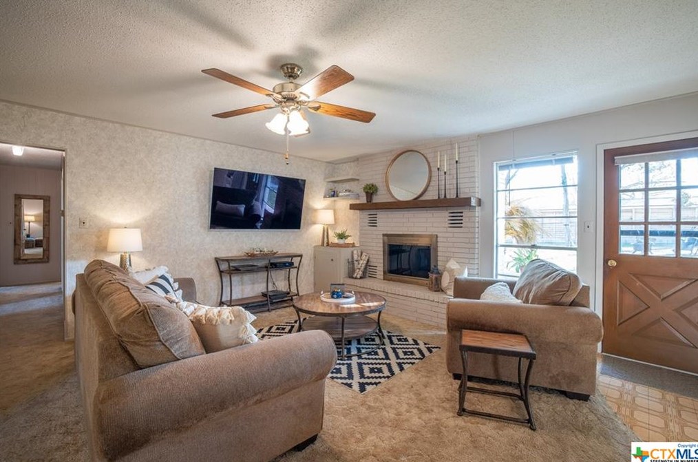 561 Beverly Ln, New Braunfels TX 78130-6147 exterior