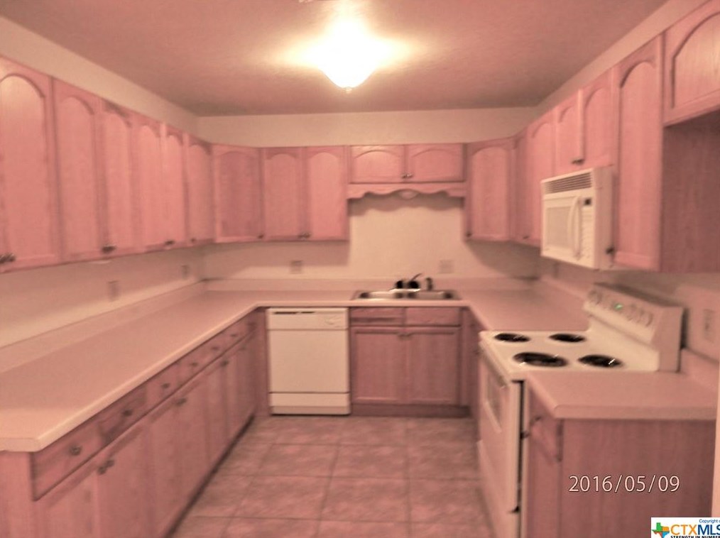 306 Oelkers Dr, New Braunfels, TX 78130-3189