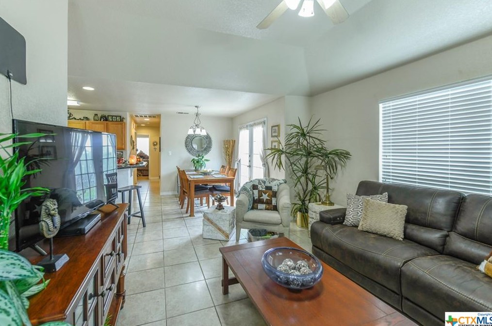 1219 Brown Rock Dr, New Braunfels TX  78130-2756 exterior