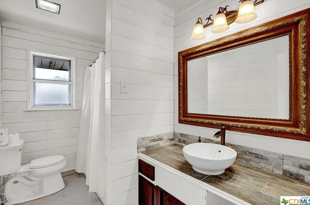 762 Carl Dr, New Braunfels TX 78130-2917 exterior