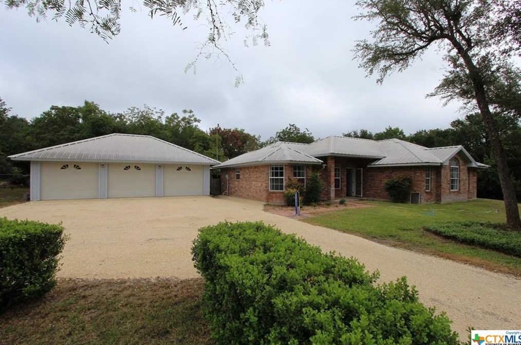 3934 Amanda Dr, Salado, TX 76571