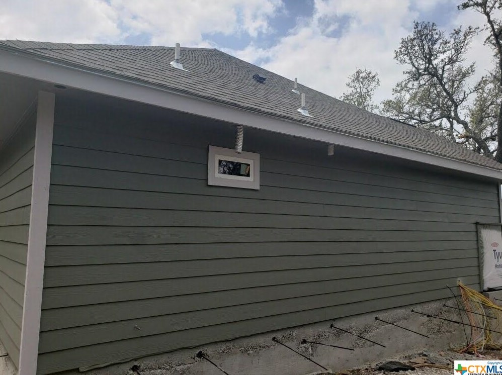 1895 Live Oak Dr, New Braunfels, TX 78133-2656
