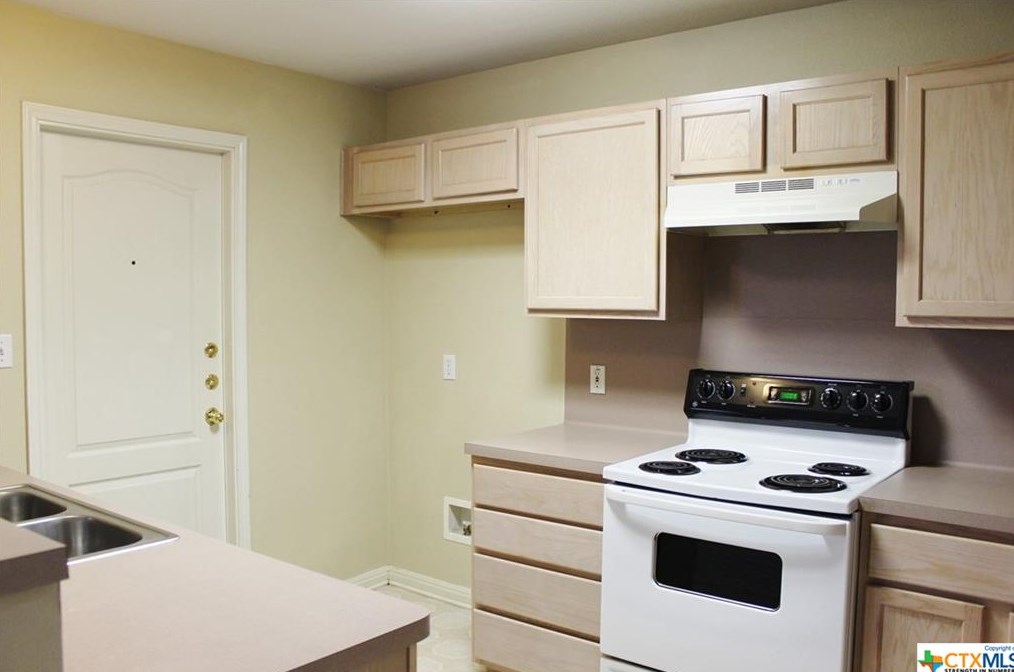 3011 Pine Valley Dr, New Braunfels TX  78130-7010 exterior