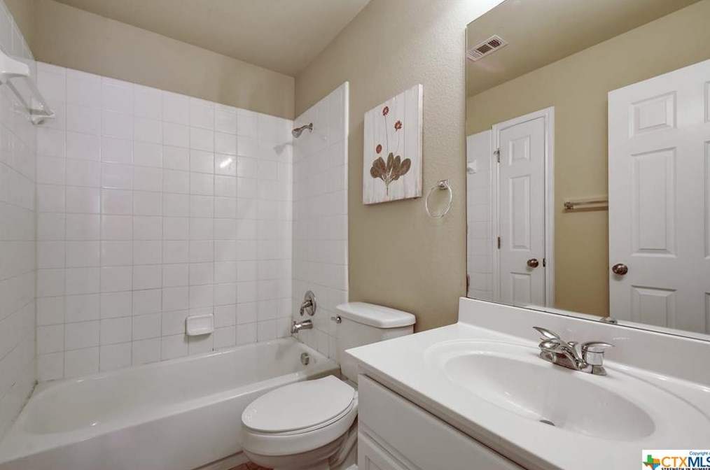 2473 Medina Dr, New Braunfels TX 78130-3185 exterior