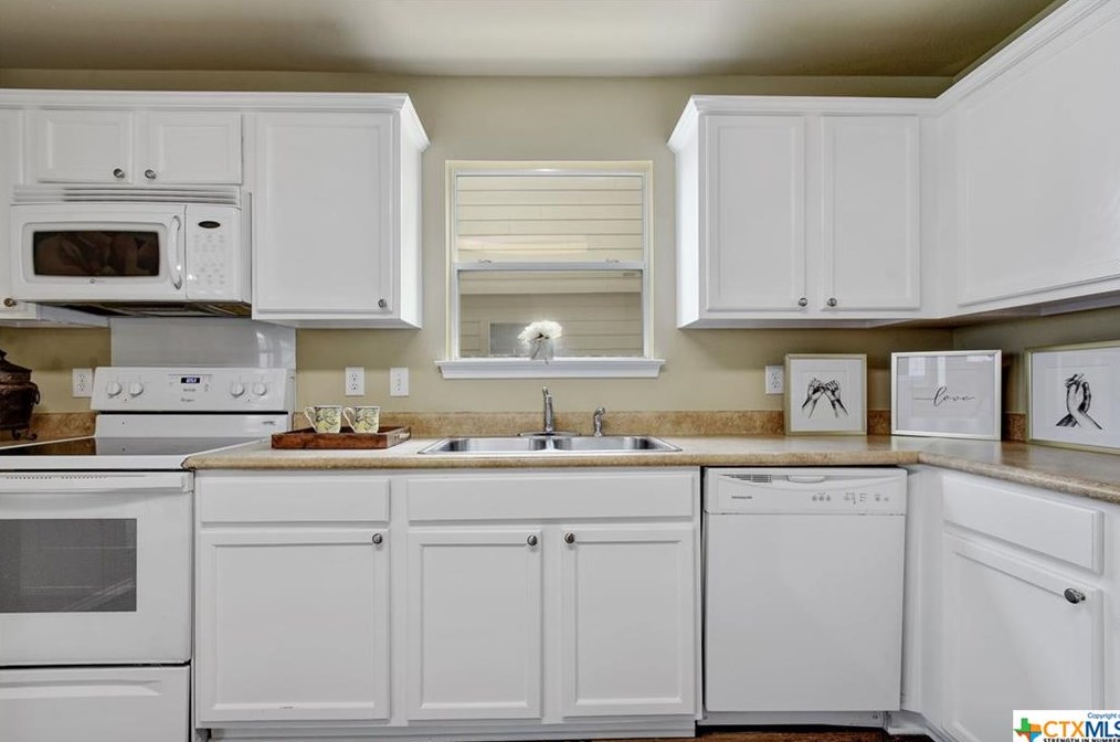 2473 Medina Dr, New Braunfels TX 78130-3185 exterior