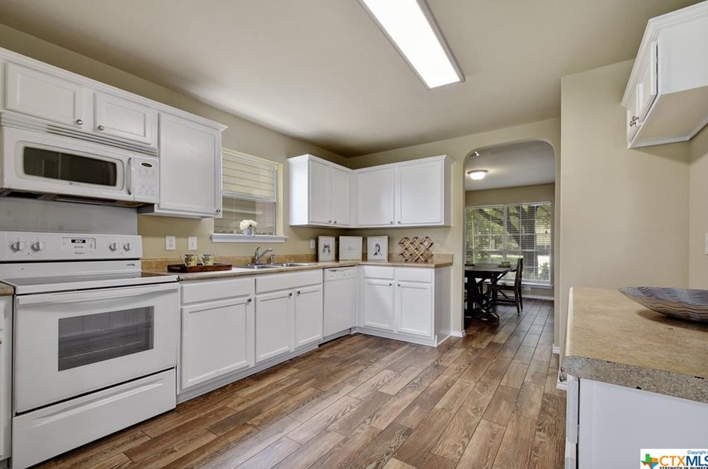 2473 Medina Dr, New Braunfels TX 78130-3185 exterior