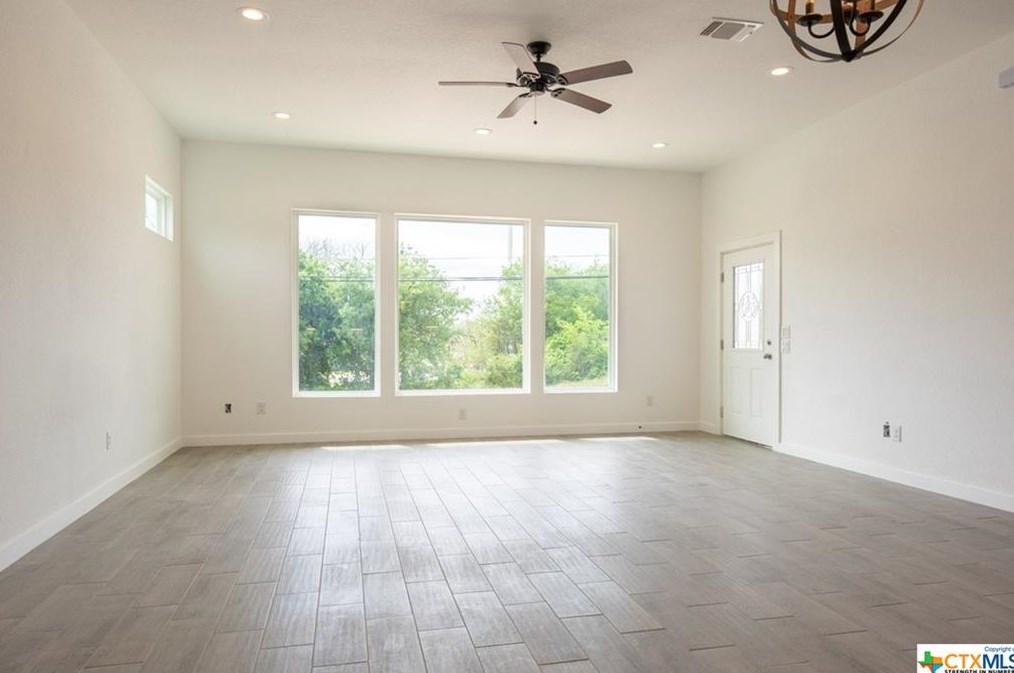 893-895 E Mather St, New Braunfels, TX 78130