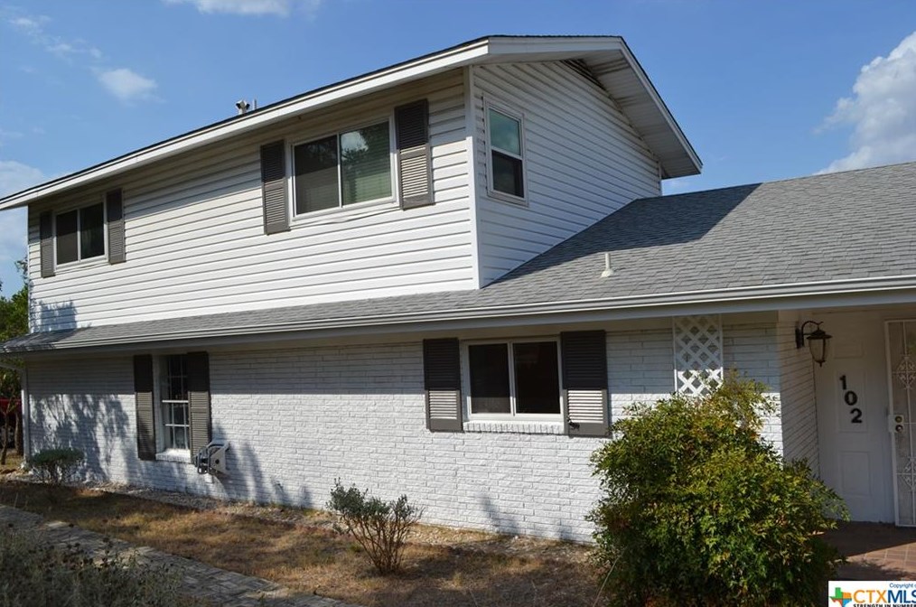 102 E Mimosa Cir, San Marcos, TX 78666