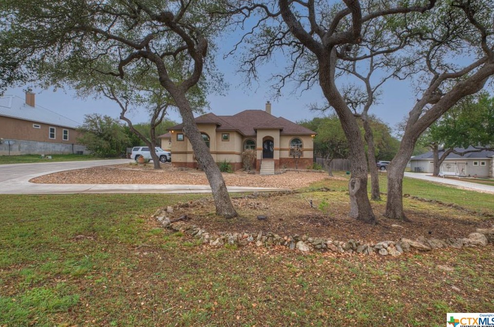 217 Foxwood, New Braunfels, TX 78132-3372