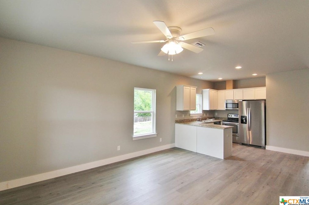1005 Mission Dr #b, New Braunfels, TX 78130