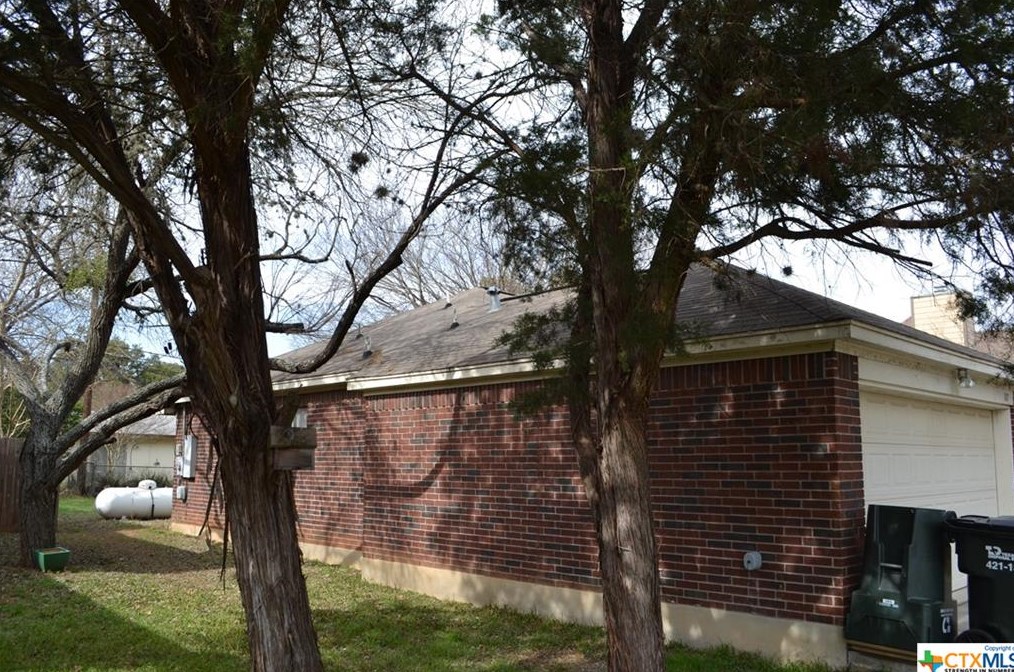 107 Elm Hill Ct, San Marcos, TX 78666
