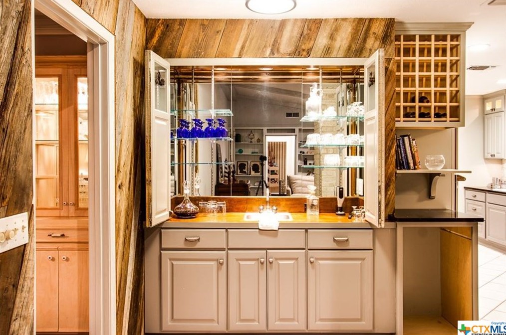 842 Timber Dr, New Braunfels TX 78130-6629 exterior