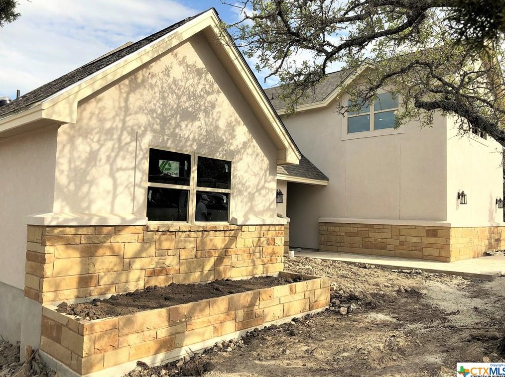 347 Assiniboia Dr, New Braunfels, TX 78133-3139