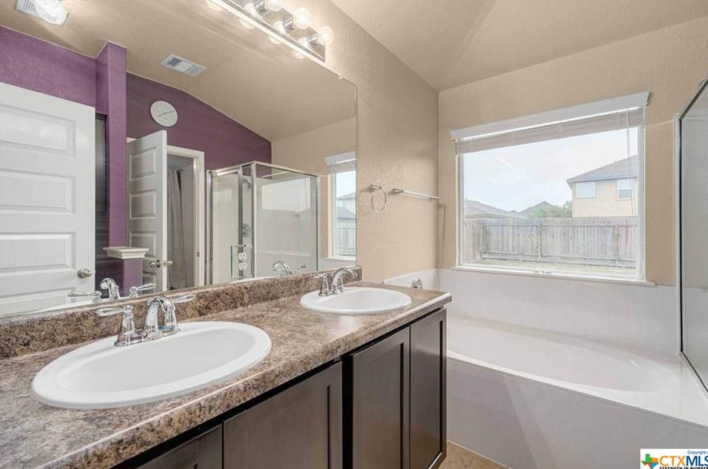 732 Guna Dr, New Braunfels TX 78130-2012 exterior