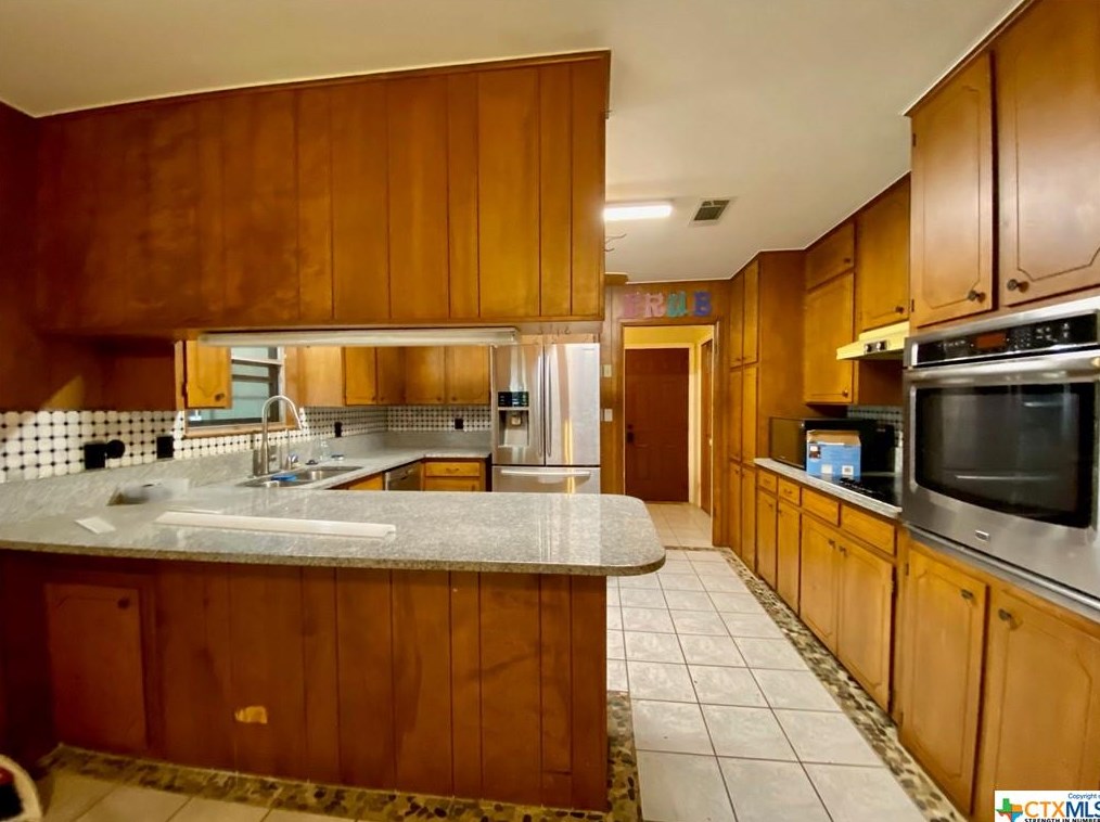 1735 Gardenia Dr, New Braunfels TX  78130-6529 exterior