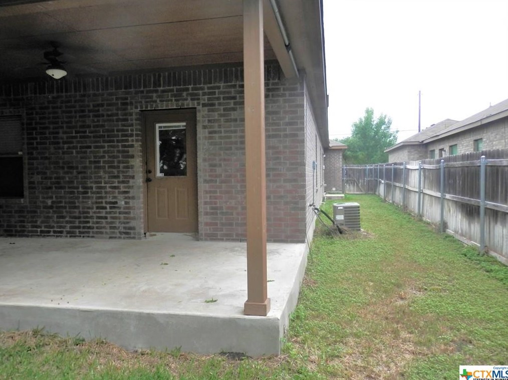 258 Rosalie Dr, New Braunfels TX  78130-3489 exterior