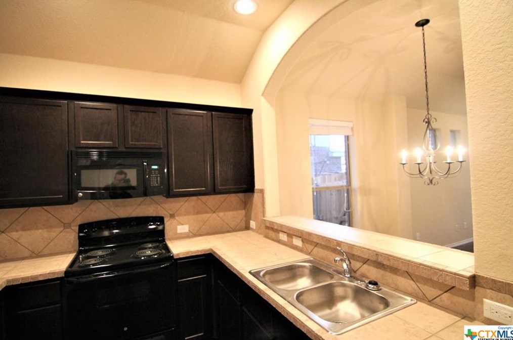 538 Creekside Cir, New Braunfels TX  78130-6193 exterior