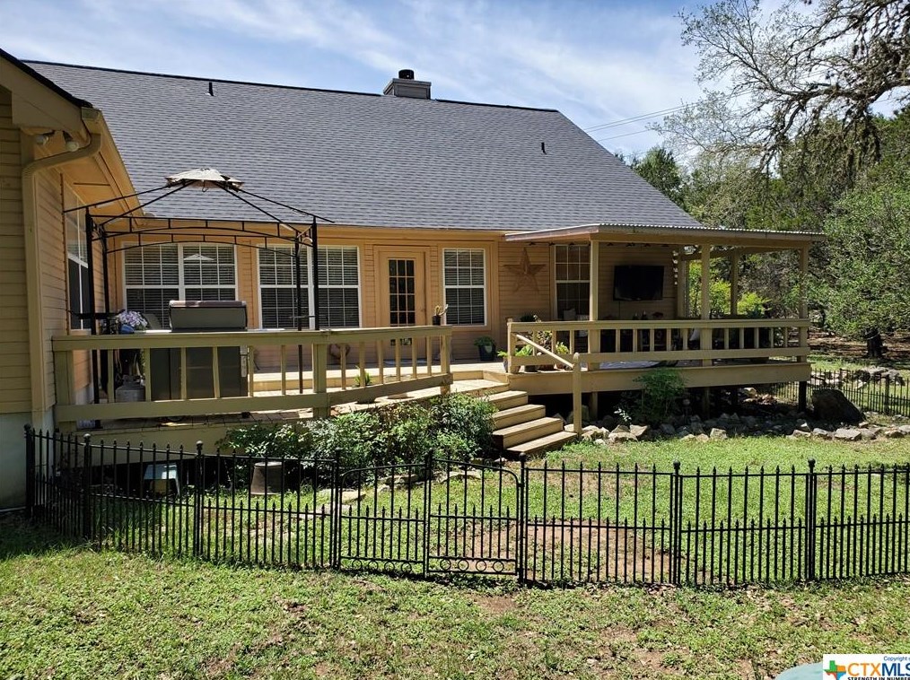 2322 Mccarty Ln, San Marcos, TX 78666-8978