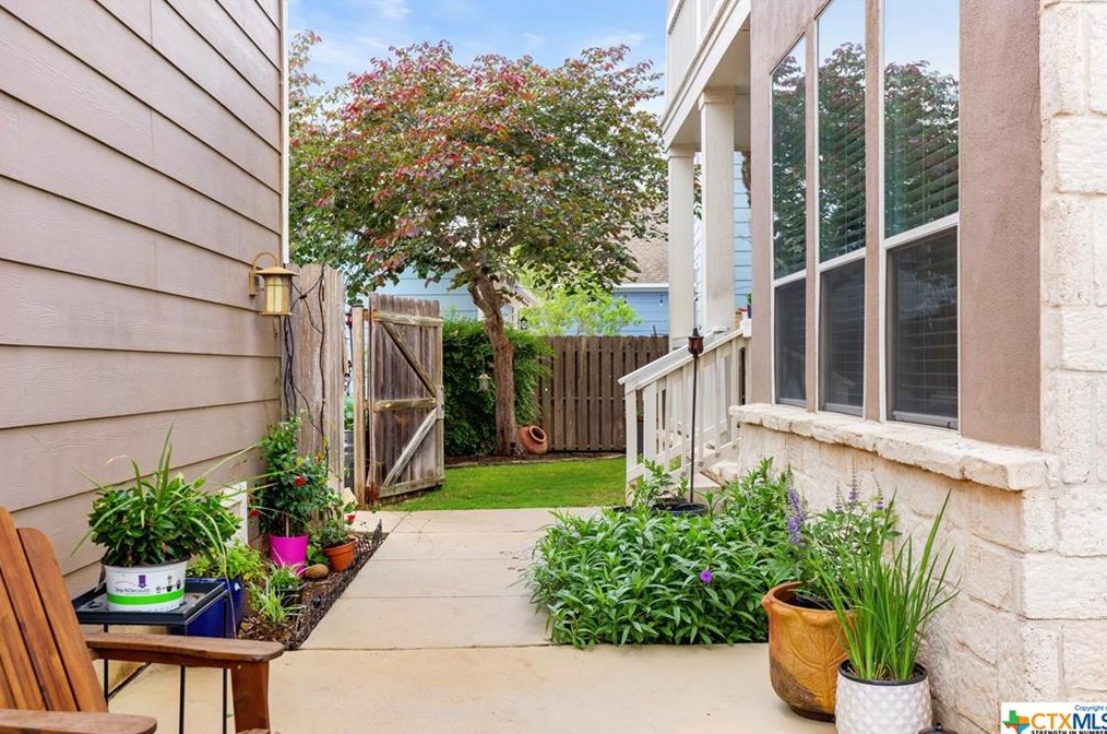 2219 Cotton Blvd, New Braunfels TX 78130-2456 exterior