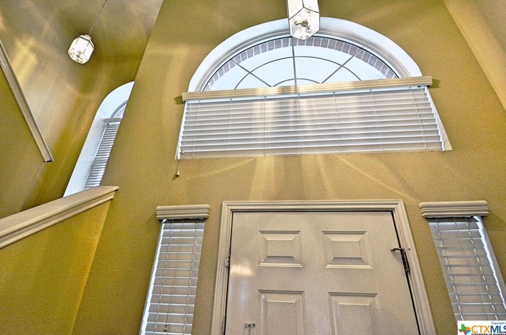 212 Goliad Dr, New Braunfels TX  78130-3068 exterior