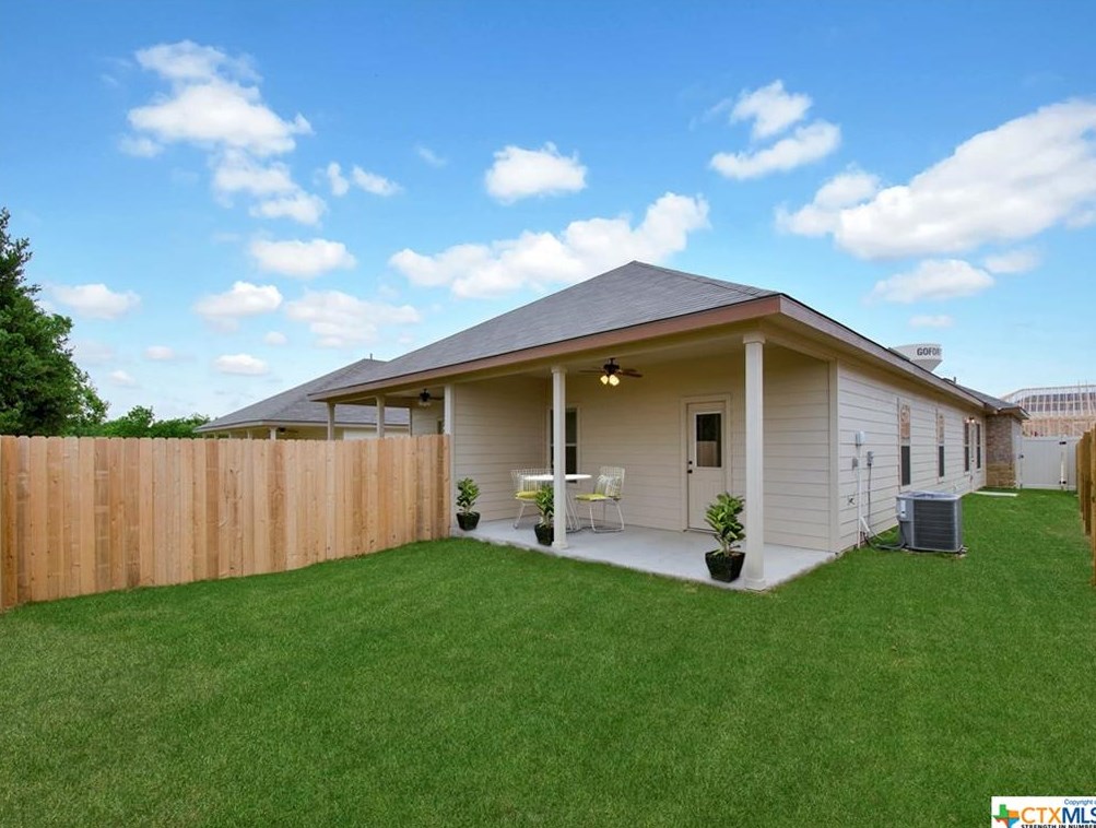 1509 Lucille St, Seguin, TX 78155
