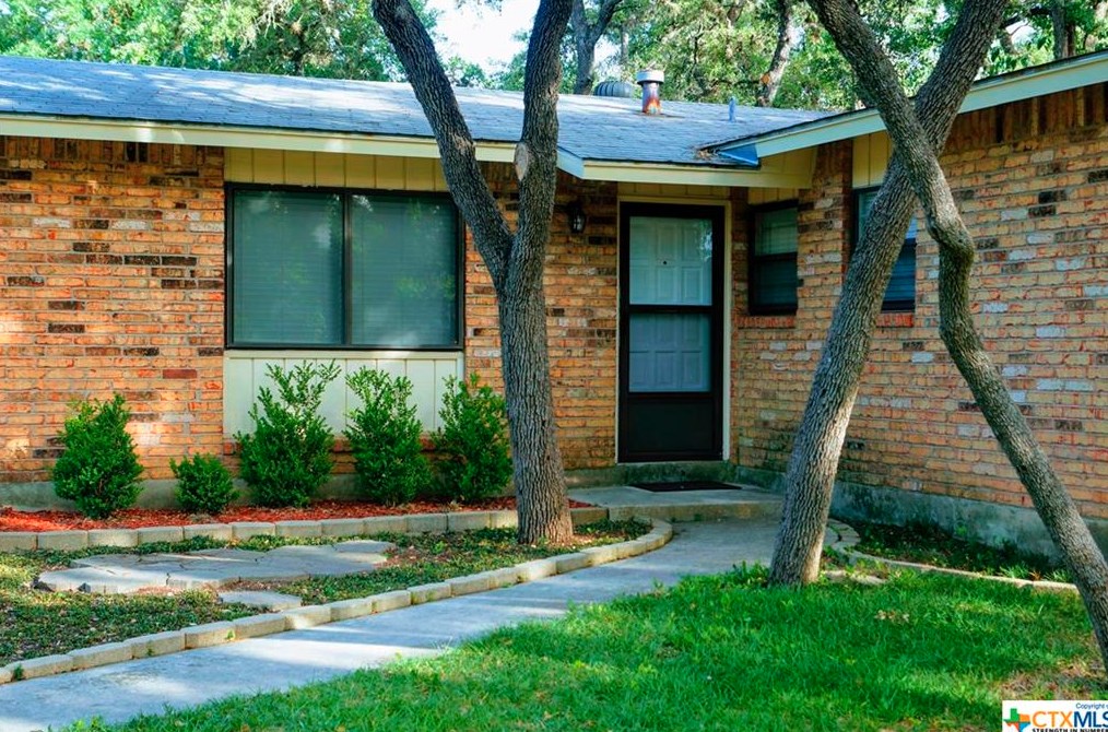 1403 Prospect St, San Marcos, TX 78666-4035