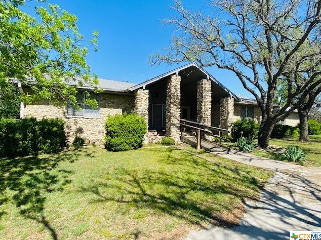 1103 Willis St, Lampasas, TX 76550-2312