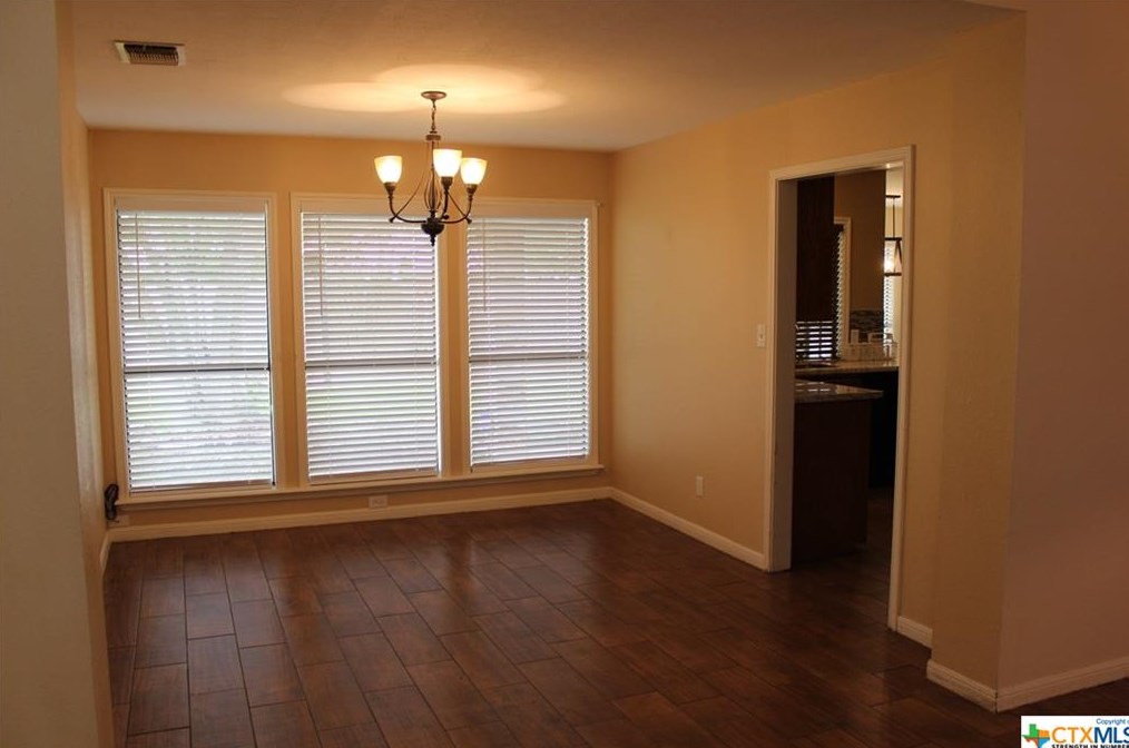 107 Amhurst St, Victoria, TX 77904