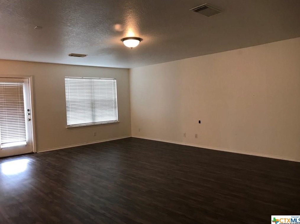 1951 Club Xing, New Braunfels TX  78130-2453 exterior