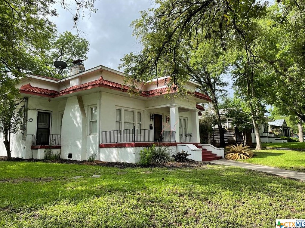 1009 Stonewall St, New Braunfels, TX 78130