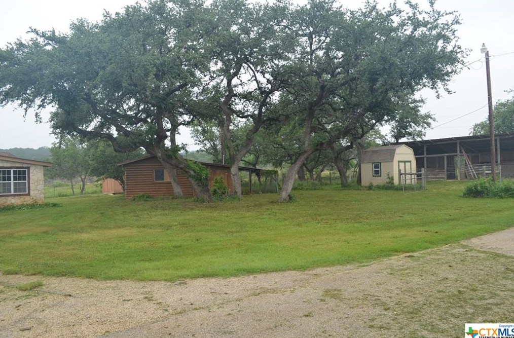 2165 Lone Oak Rd, New Braunfels, TX 78132-2886