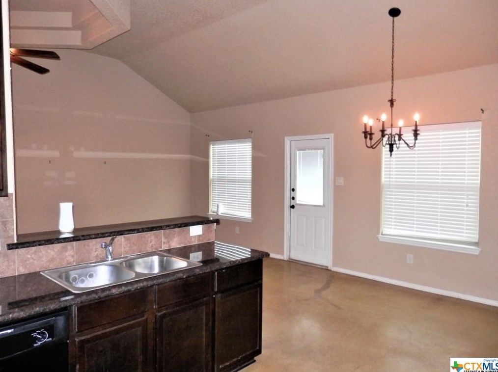 1097 Carolyn Cv, New Braunfels TX  78130-4151 exterior