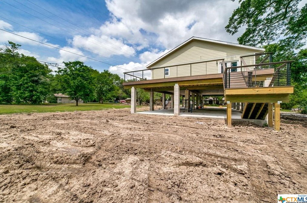 105 Rio Grande Dr, Seguin, TX 78155