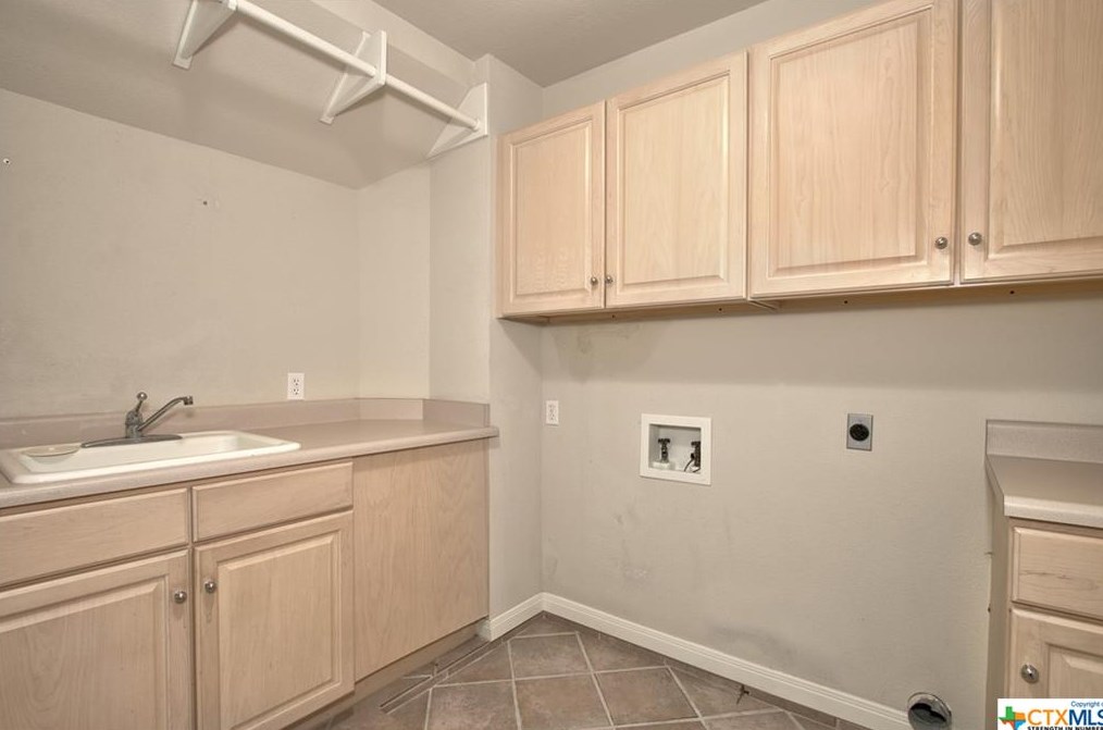 617 Evergreen Ln, New Braunfels TX exterior