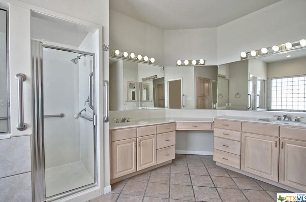 617 Evergreen Ln, New Braunfels TX exterior