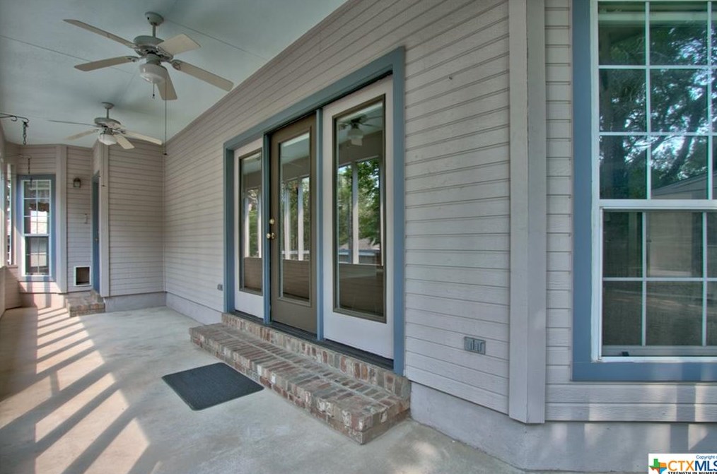 617 Evergreen Ln, New Braunfels TX exterior