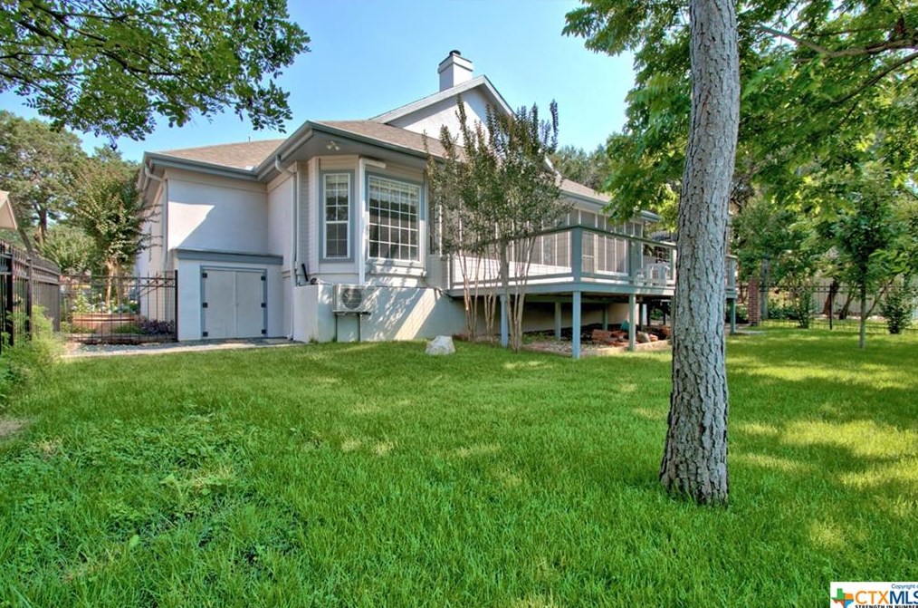 617 Evergreen Ln, New Braunfels TX exterior