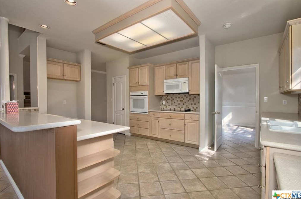 617 Evergreen Ln, New Braunfels TX exterior