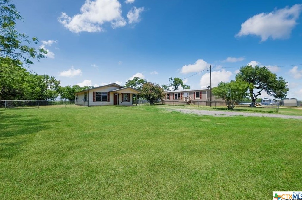 210 Windy Hl, Seguin, TX 78155